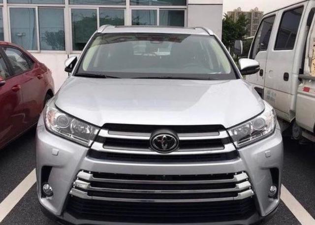 汉兰达终于怒了, 推6座6年免检不喷字, 谁还来完爆?