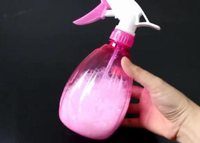 牙膏加在白醋里,没想到这么厉害,效果惊人,看完