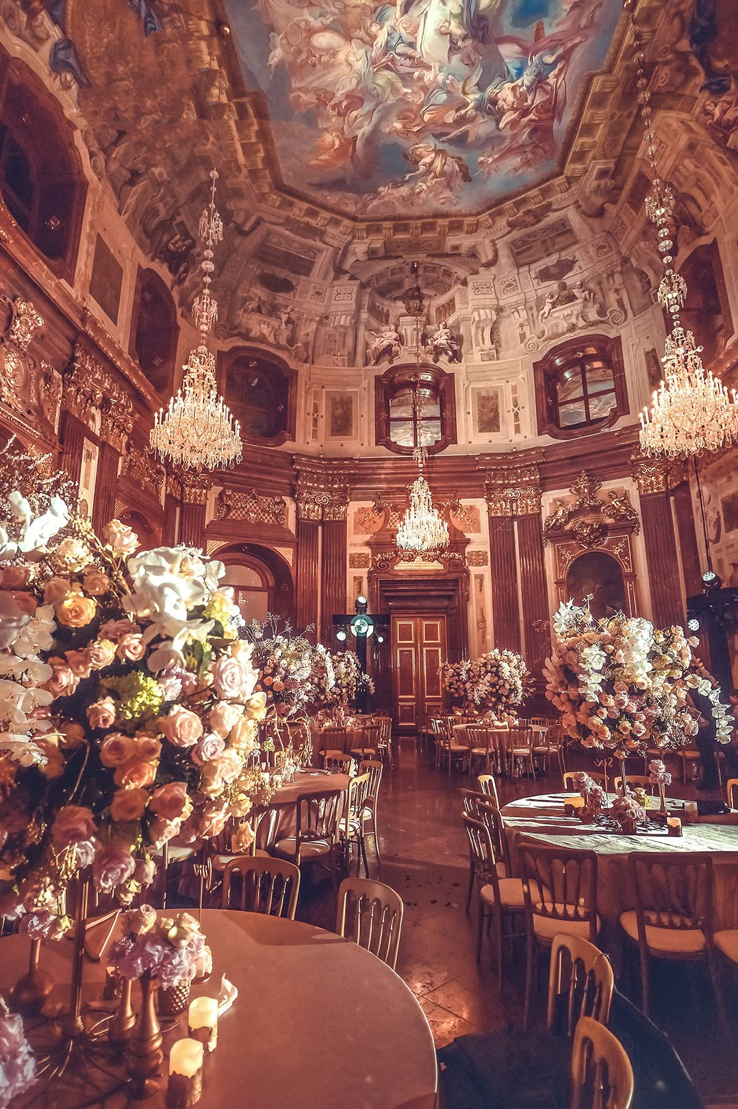 罗晋唐嫣举行婚礼仪式的水晶宫 迎亲照曝光画