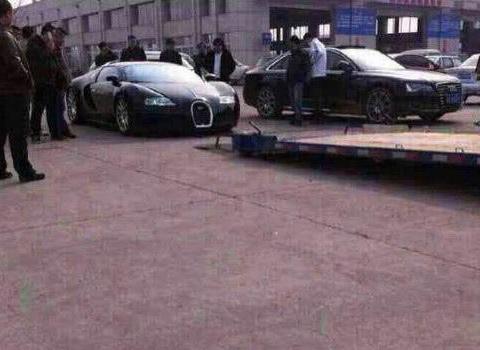 国内第一辆威航超跑在唐山，车牌不值钱，但钻孔挂牌就花了30万