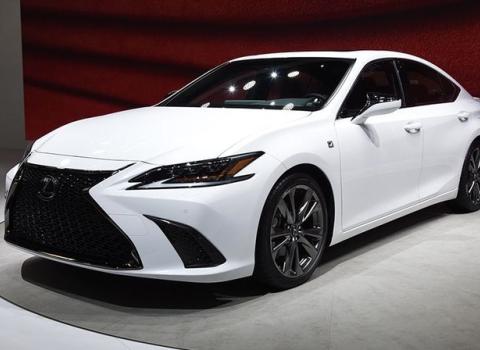 预售价比对手现款价还便宜，雷克萨斯ES憋急了要发力！