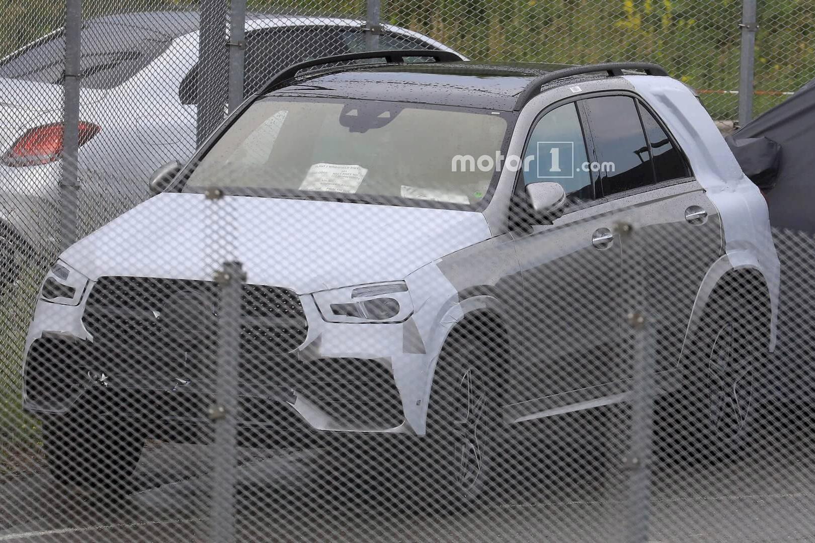 全新奔驰GLE谍照曝光！宝马X5未上市就遇最强对手！