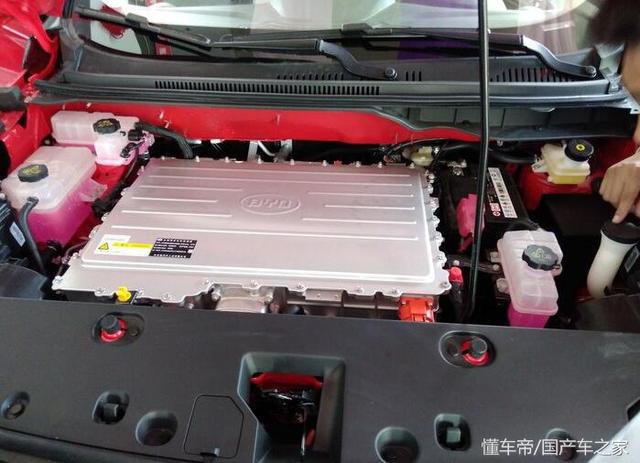 “唐MINI”元EV到店实拍,龙前脸加小书包,仅售10W又一小钢炮