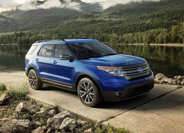 一汽也造皮卡了,车长5米6,2.5T柴油+四驱,顶配