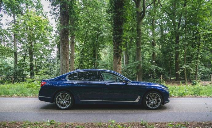 早安, 宝马M760Li ​​​​