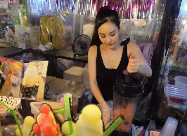 曼谷网红夜市Top5,这才是深夜食堂和购物天堂