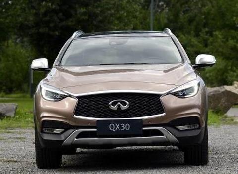 奔驰日产联手打造，什么都对却选错了车标，销量成为笑料