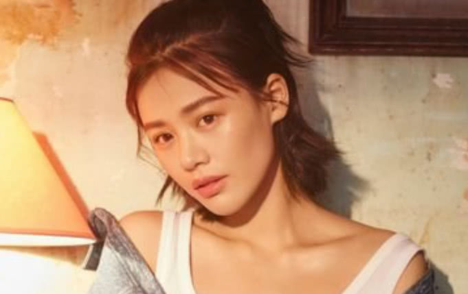 马思纯在微博上公布了这件事,网友们都炸锅了