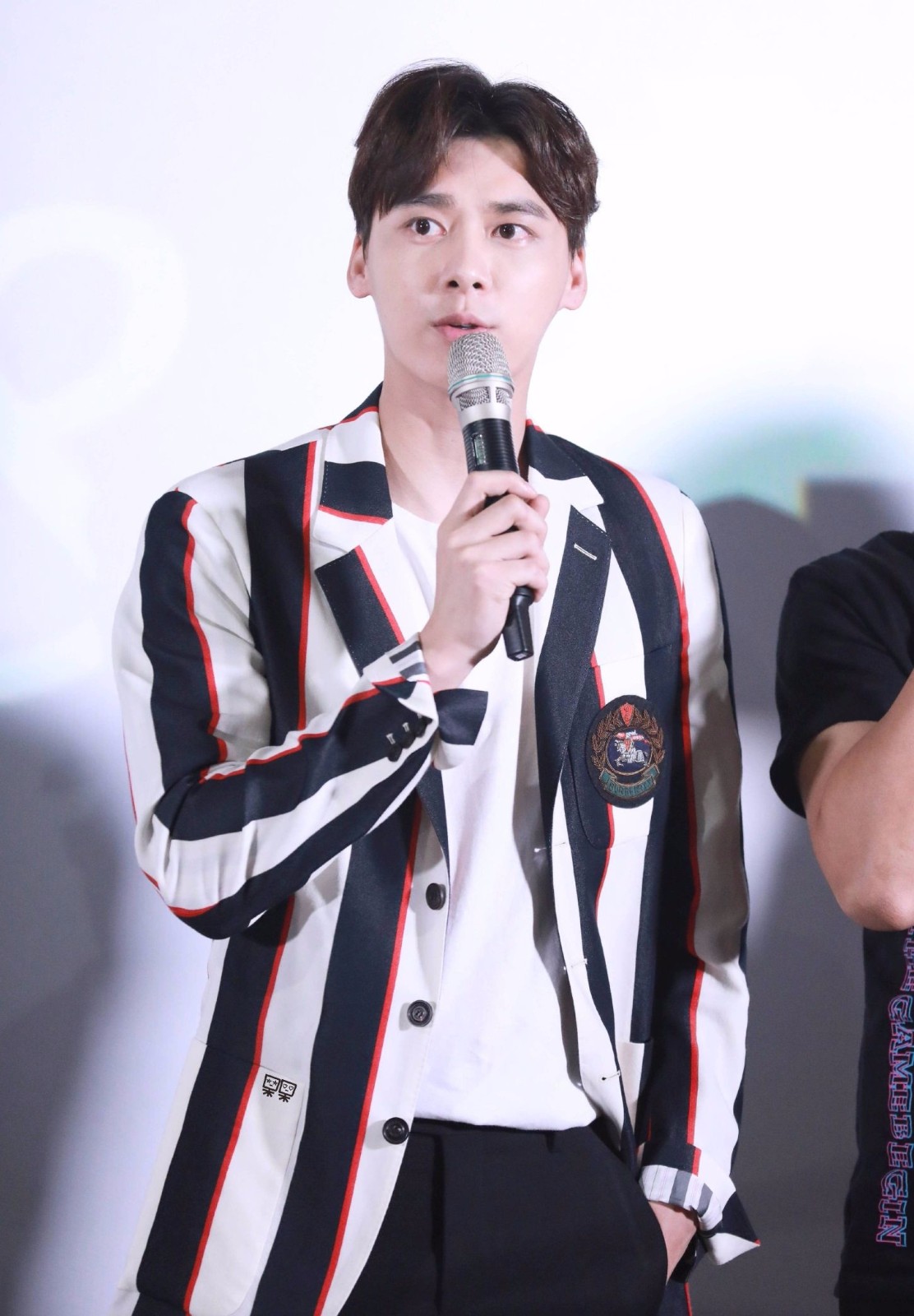 李易峰道歉豆瓣,为《动物世界》也是拼了!娱乐