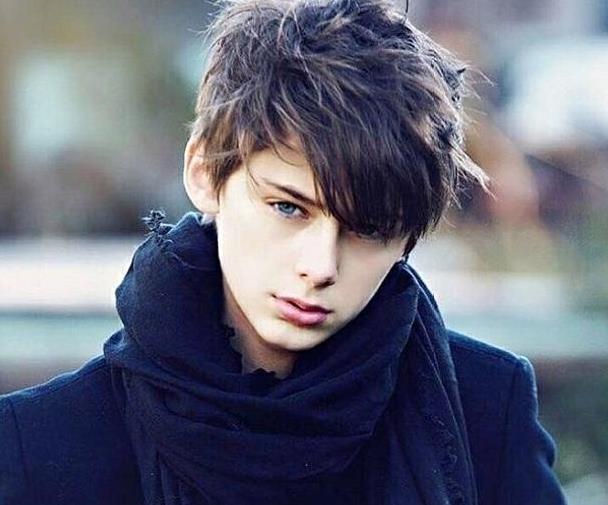 15岁澳洲“忧郁型美少年”