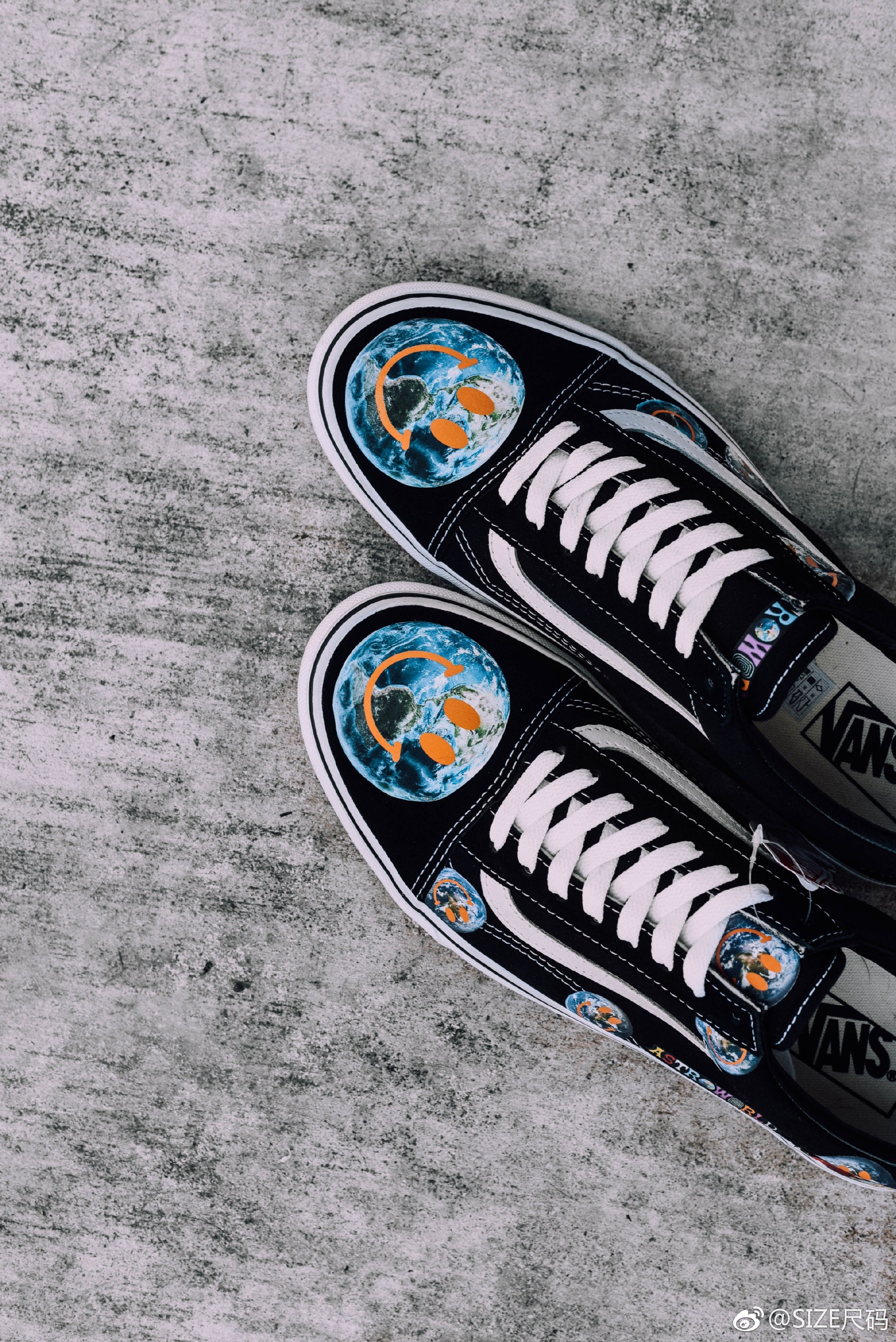 travis scott标志logo,travis scott鬼脸logo 超人气说唱歌手 travis scott 近日推出的全新专辑《astroworld》为客