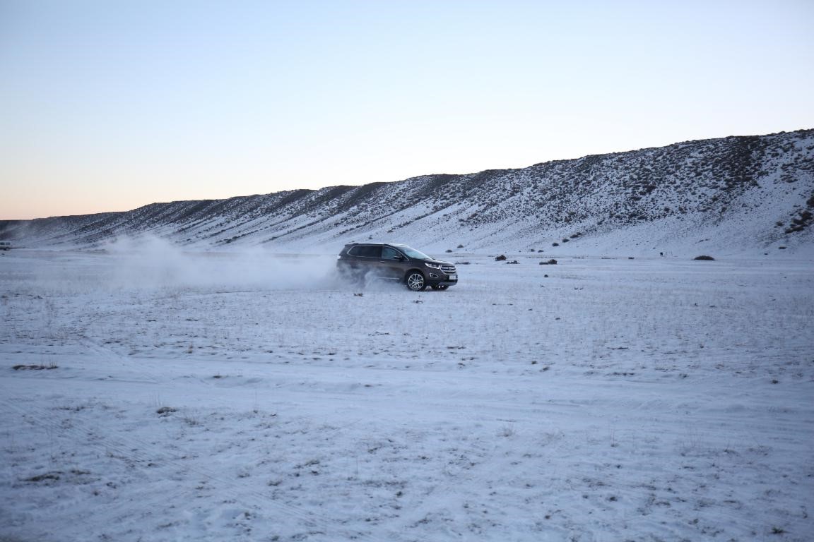 独山子冰雪悬崖边的狂欢——锐界广告拍摄行记