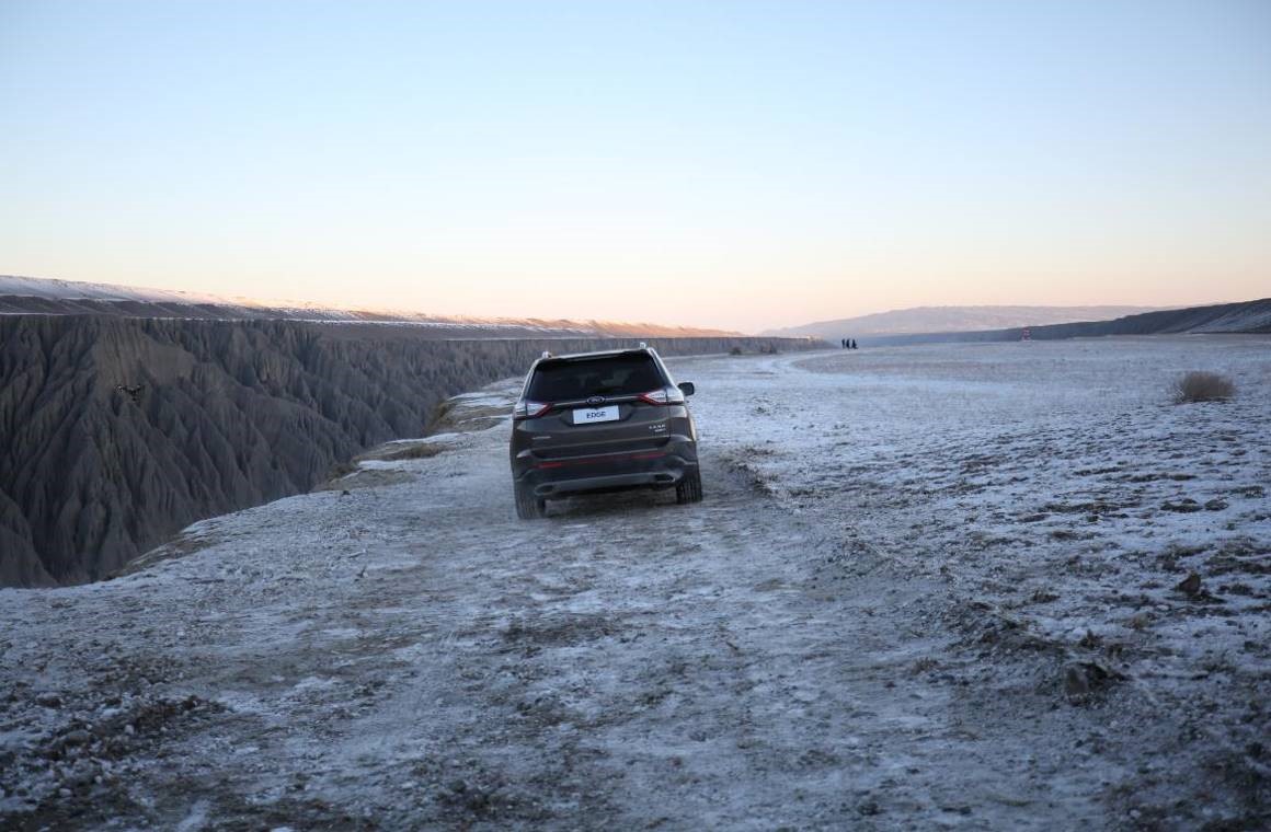 独山子冰雪悬崖边的狂欢——锐界广告拍摄行记