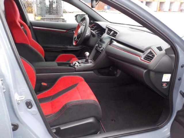 男子70万提天津首台思域type-r, 车主: 200万以