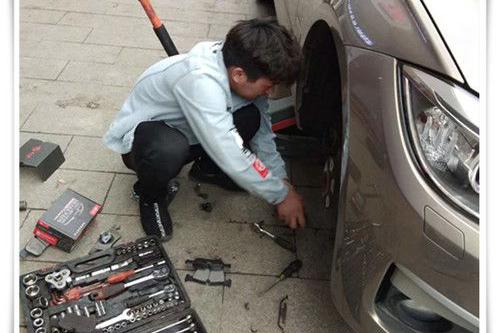 【中力安·专业安全】好马配好鞍宝马3系加长版装配陶瓷刹车片