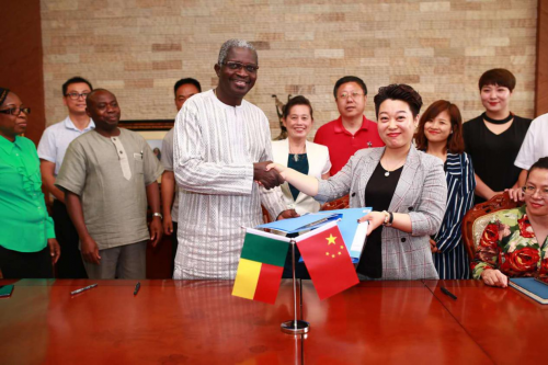 长城环保与贝宁签订环保国际合作备忘录探索中