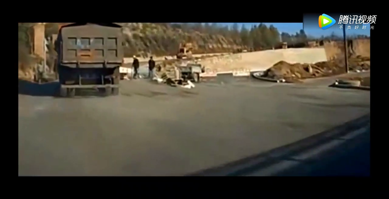 不长眼的电动车，直接向我冲来！