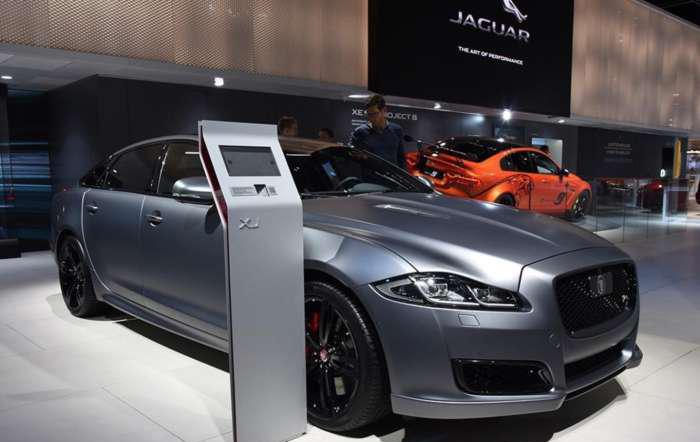 高逼格超越奔驰宝马, 降20万销量还是逊于奥迪A6, 只好搬救兵