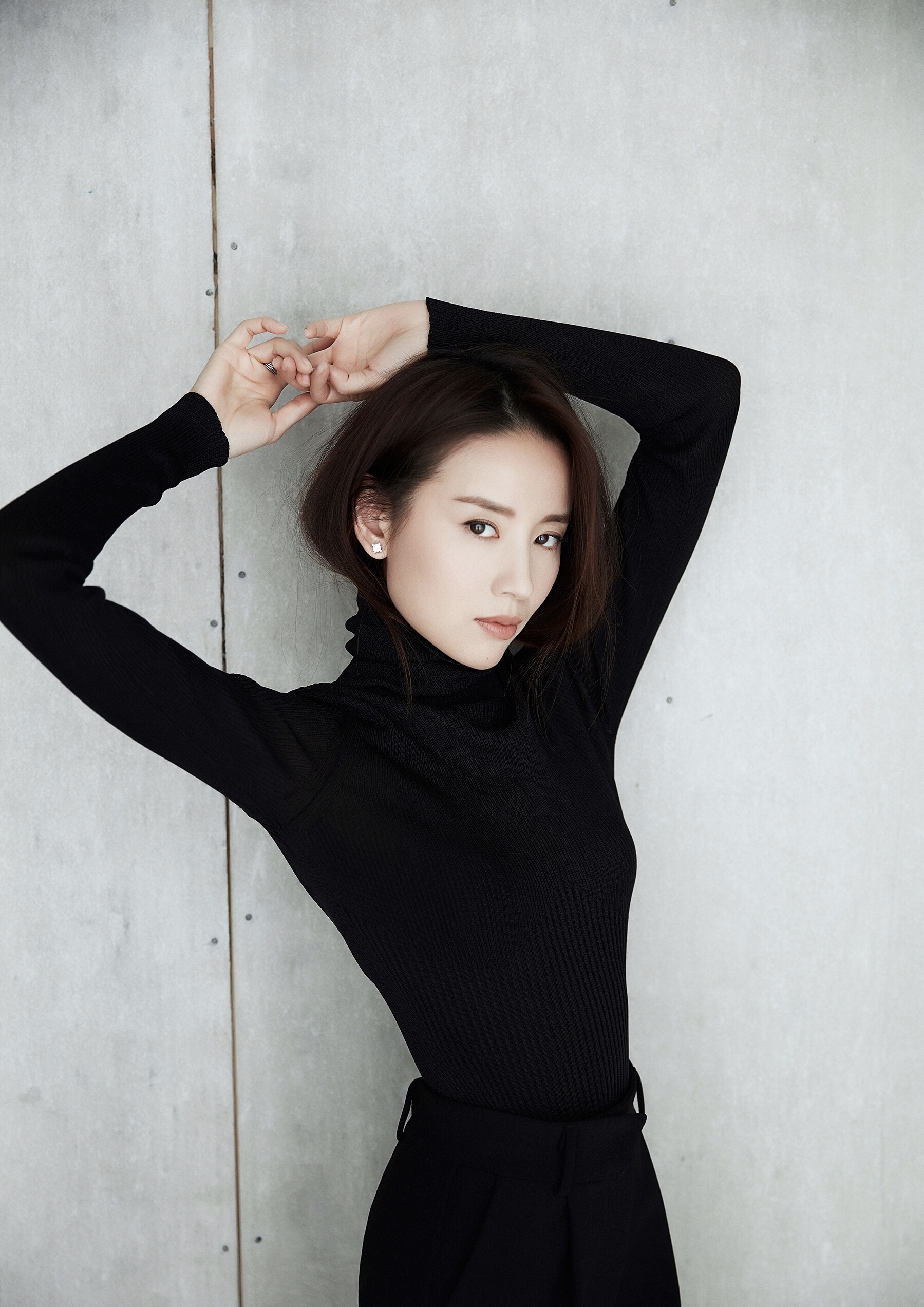 被37岁的董洁用侧颜迷倒了,这是她这个年纪应该拥有的美貌吗