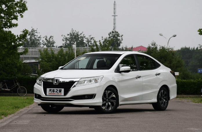 车长4米7, 1.8L油耗仅6升, 仅10万起售还看啥国产车?