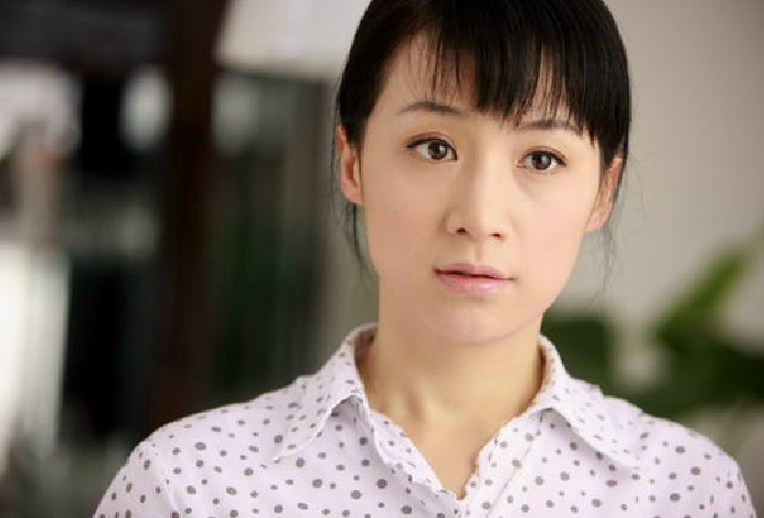 她演的悲情戏特别的有感觉,曾和邓超搭档的女人不哭虽然是女二号,但i
