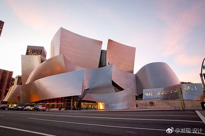 弗兰克·欧恩·盖里,美国后现代主义及解构主义建筑师