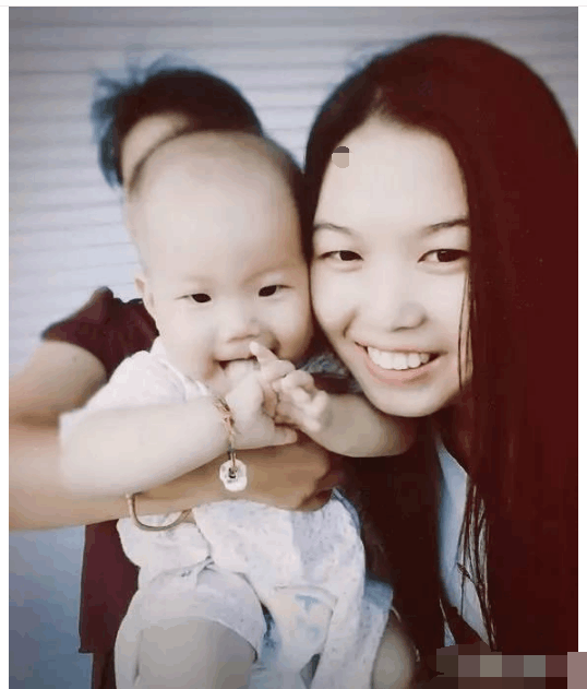 宝宝手上有个退烧穴, 按一下, 10分钟快速退烧