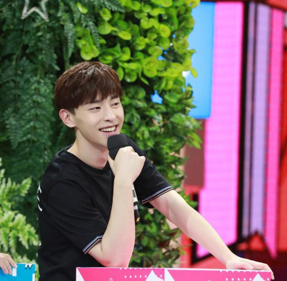 邓伦《快乐大本营》秀花式跳高,网友感叹不舍