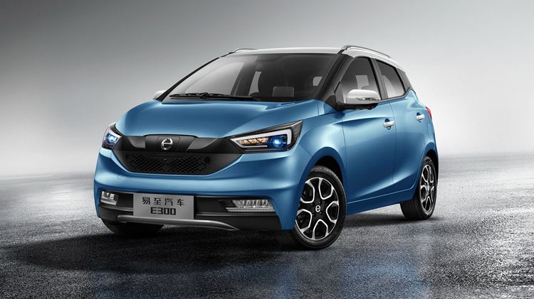 续航300公里，还带抬头显示，易至300这微型车是要搞事情啊