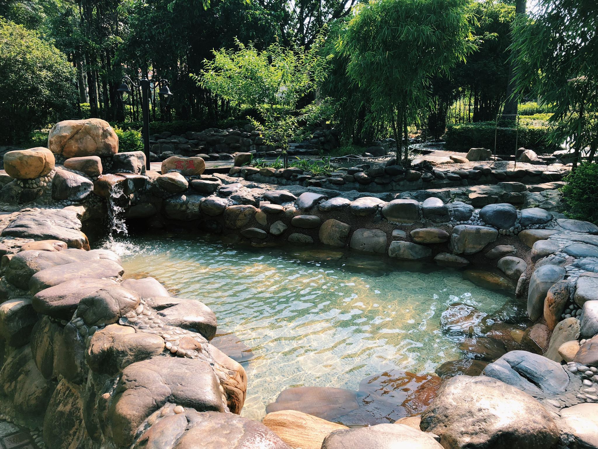 周末度假最佳地,仲夏时节感受清凉粤北|曹溪温泉|度假村|韶关_新浪网