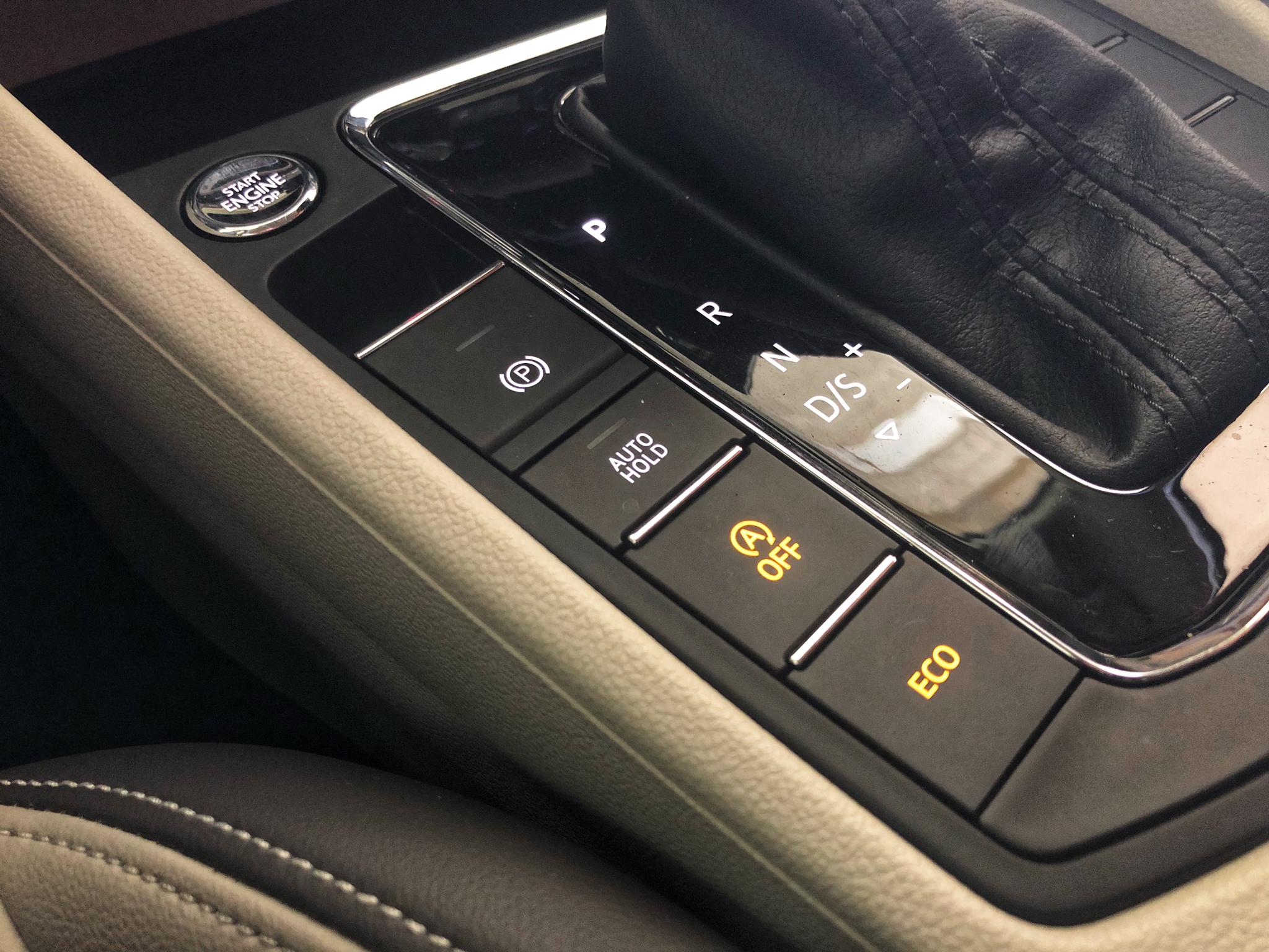 全新一代宝来、一尘不变的大众风格。