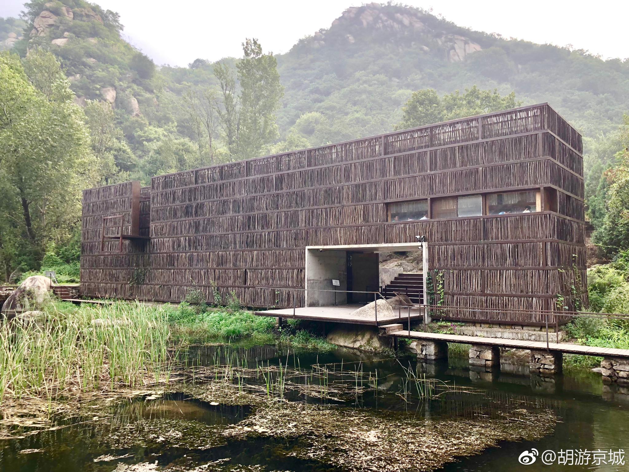 《脚尖下的皇城》系列:166、篱苑书屋,位于怀柔交界河村