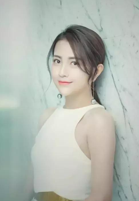 开票饺子妈包文婧炊事班长洪剑涛主演话剧潜伏