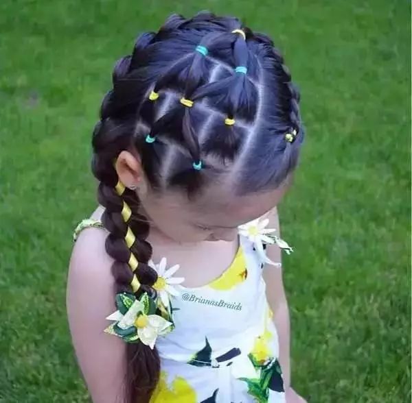45款小女孩编发发型大全,头顶都能编出"花"儿!转给家长!