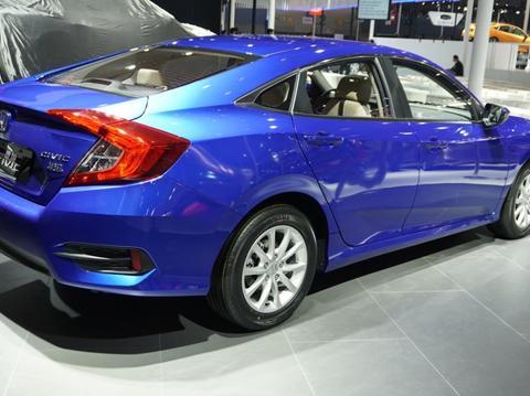 10多万的轿车6秒破百，你还加价买思域？