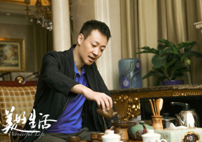 张嘉译,李小冉开播的《美好生活》自主演以来,议论声就不断,随着摇篮红色剧情电视剧主题曲图片
