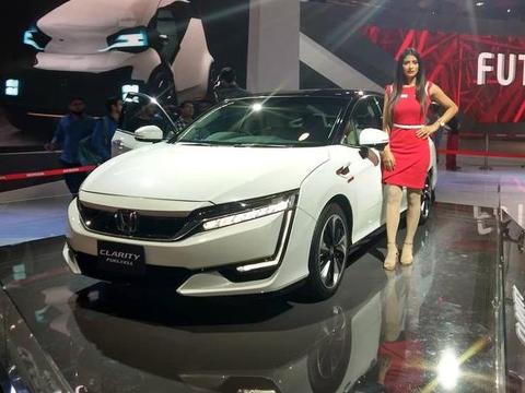 新款本田轿跑来临，与自家思域竞争，外观变得越来越有科技感！