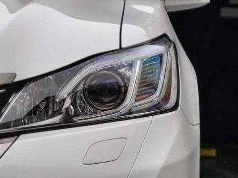 日系车豪华的代表，曾卖70万配8缸叫板奥迪A6，如今20多万卖不动