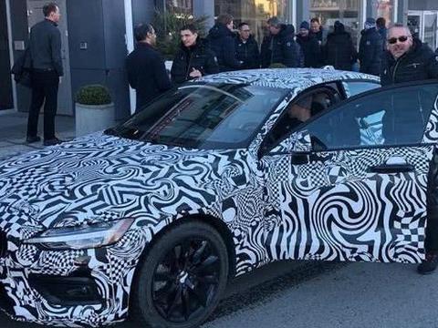 这款车7年没有换代，如今外观内饰要逆天，还能跟宝马奥迪斗吗？