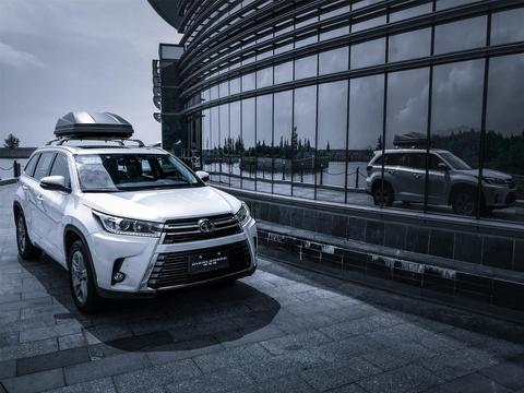 汉兰达改款了，你认为现在的它值得加价多少