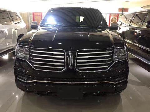 18款领航员四驱长轴配置长轴  偌大的空间可容纳您一家的幸福