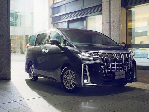 挂丰田标的百万MPV！日本“GL8”国内抢破头，丰田被谁惯这样？