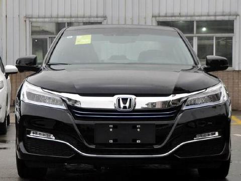 本田这次厉害了，新车比宝马还漂亮，17万起，凯美瑞都绕着走