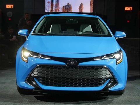 全新卡罗拉亮相，外观内饰比思域更高档运动，动力提升是亮点！