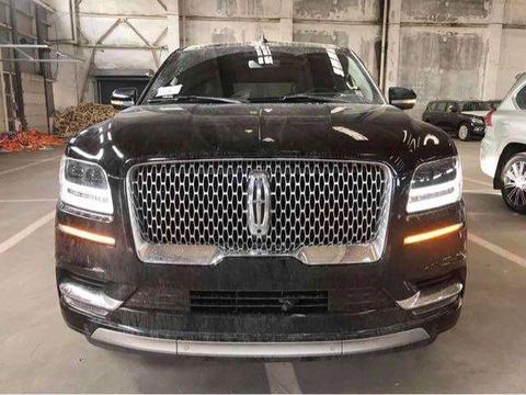 平行进口18款林肯领航员港口现车，LED日间行车灯体验！