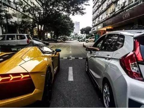 买菜车的外表，燃到爆的动力，千万不要跟这些车比速度！