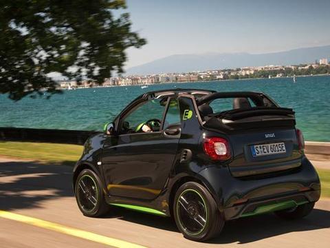 这辆B级车号称小宾利，曾是美国代表车系，现在中国却无人问津