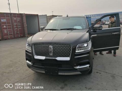 2018款林肯领航员超大车身更显尊贵气息