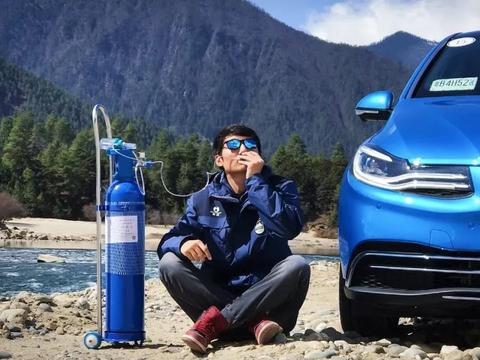 新能源头号玩家：高原试驾腾势500