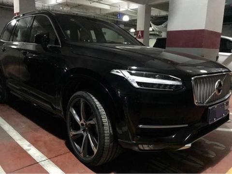 深圳车友花70万买沃尔沃XC90：更换22寸公路胎，停在路上超霸气